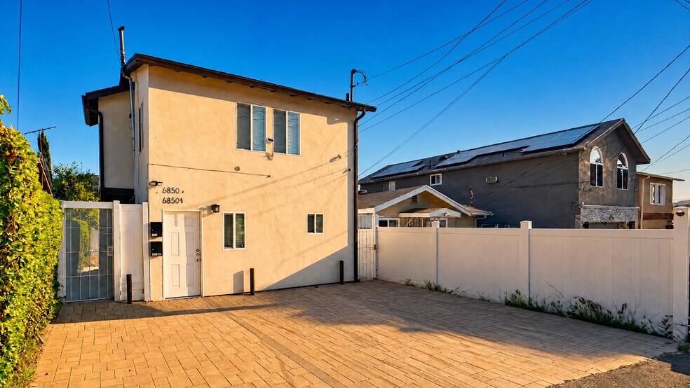 Portfolio Sale portefeuille de 2 biens à vendre sur LoopNet.fr - Photo de l’immeuble – Image 3 sur 50