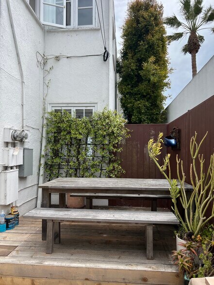 1413 Abbot Kinney Blvd, Venice, CA à louer - Photo de l’immeuble – Image 3 sur 3