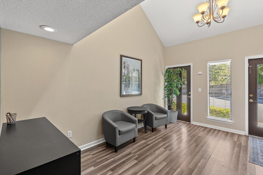 151 Mary Esther Blvd, Fort Walton Beach, FL à vendre - Photo de l’immeuble – Image 2 sur 12