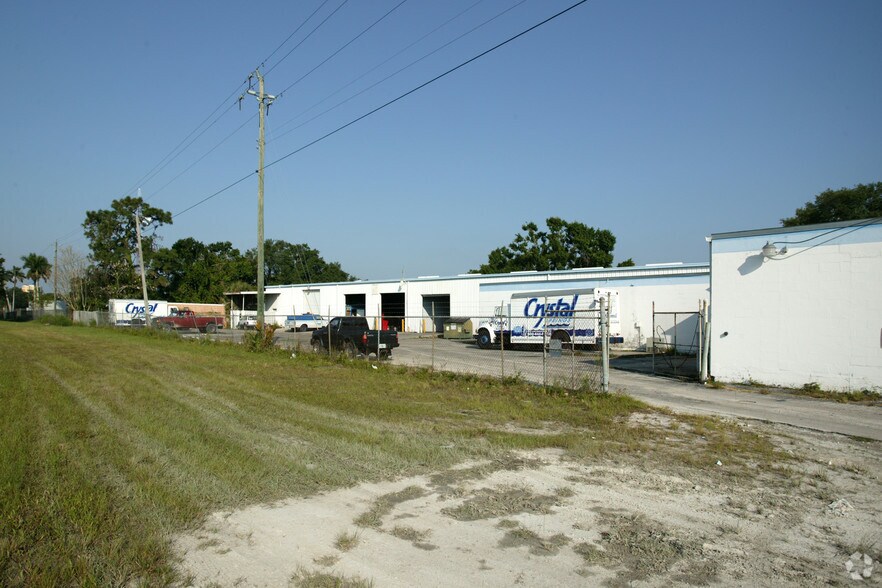 748 Veronica S Shoemaker Blvd, Fort Myers, FL à vendre - Photo de l’immeuble – Image 2 sur 4