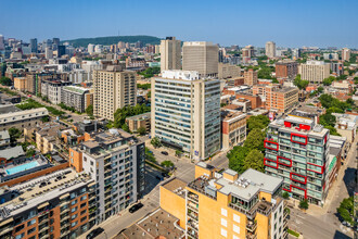 1055 Boul René-Lévesque E, Montréal, QC - VUE AÉRIENNE  vue de carte
