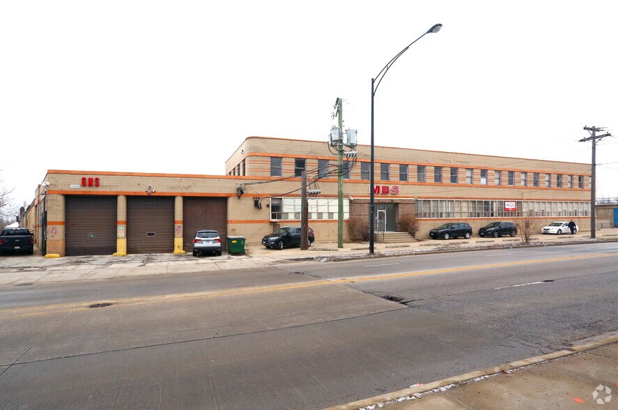 4700-4720 W Montrose Ave, Chicago, IL à louer - Photo principale – Image 1 sur 9