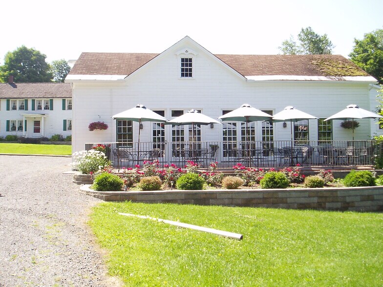 124 Main St, Cherry Valley, NY à vendre - Photo de l’immeuble – Image 1 sur 16