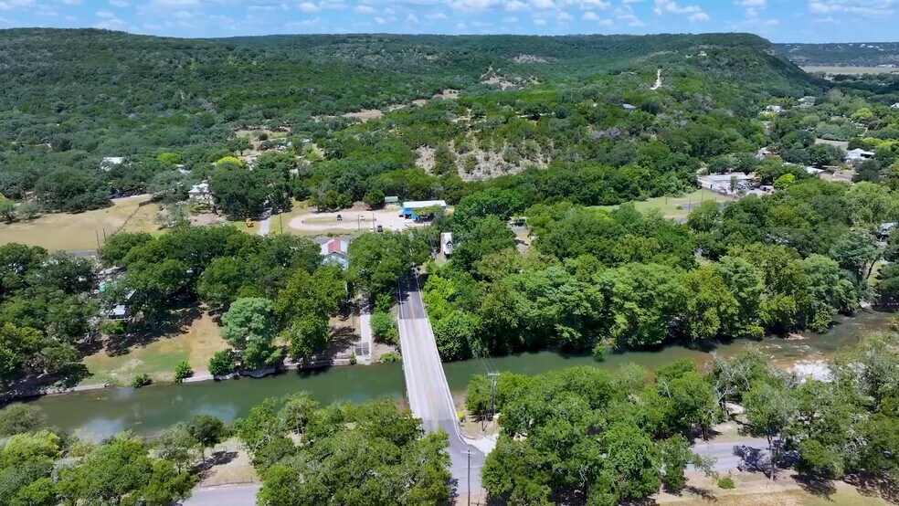 2001 Ponderosa Dr, Canyon Lake, TX à vendre - Vidéo sur l’annonce professionnelle – Image 2 sur 57