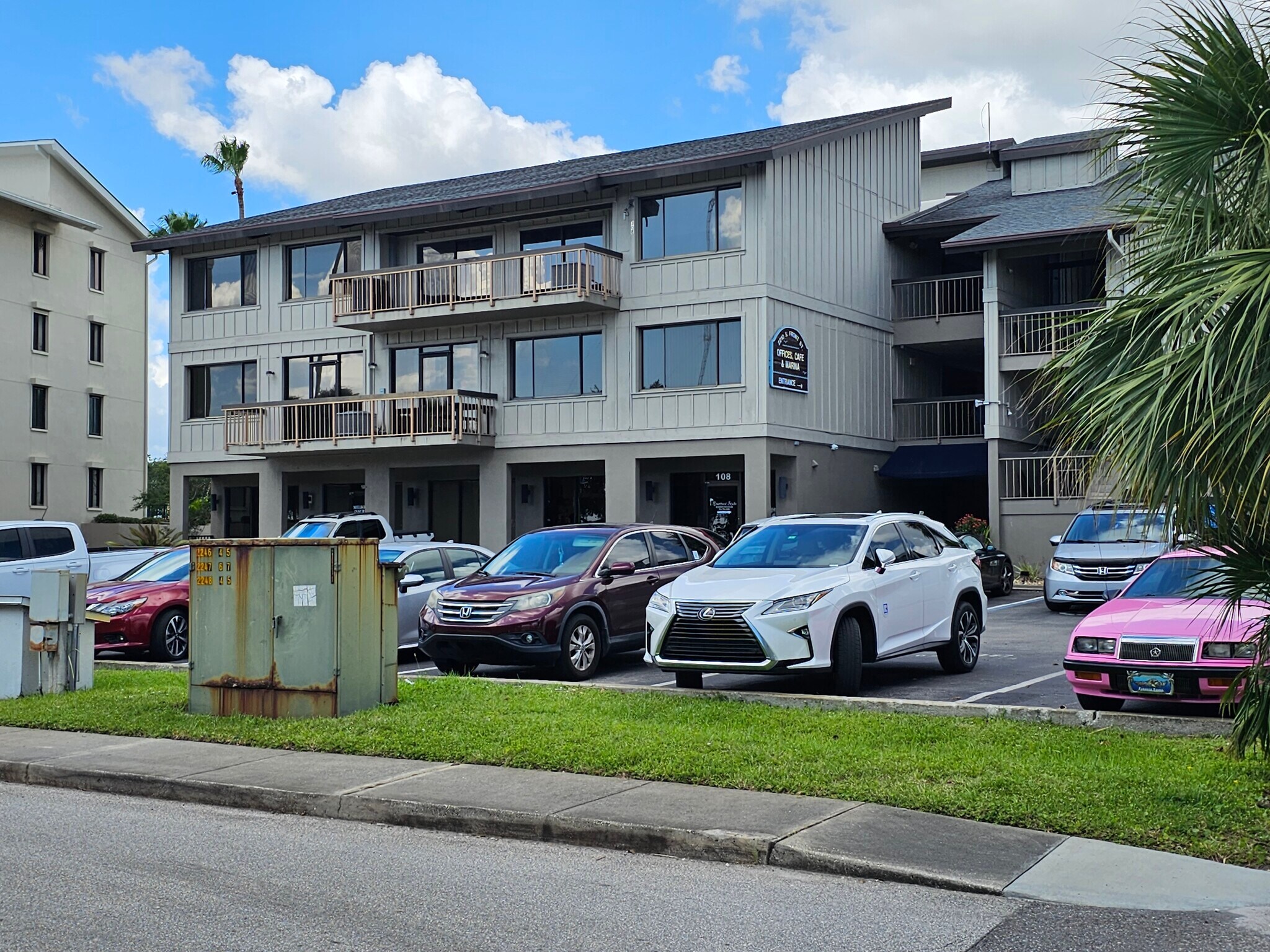 2210 S Front St, Melbourne, FL à louer Photo de l’immeuble– Image 1 sur 8