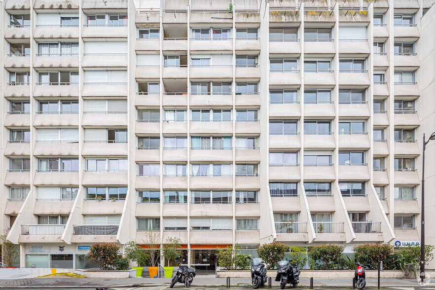 Immeuble residentiel dans Paris à vendre - Photo de l’immeuble – Image 3 sur 5