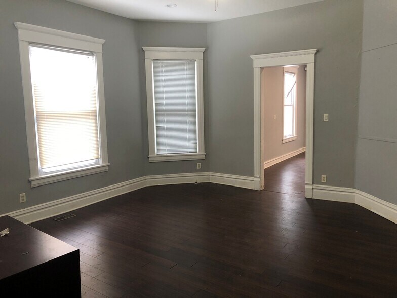 514 N Lake St, Aurora, IL à louer - Photo de l’immeuble – Image 3 sur 5