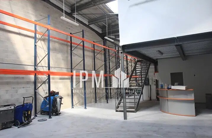 Local d’activités dans La Penne-sur-Huveaune à louer - Photo intérieure – Image 2 sur 5