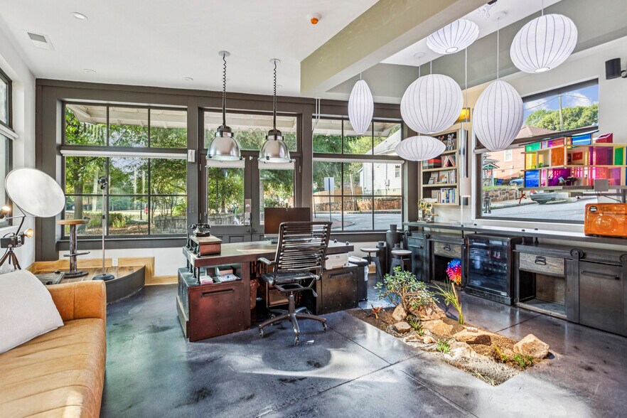 692 Kirkwood Ave SE, Atlanta, GA à vendre - Photo de l’immeuble – Image 2 sur 56