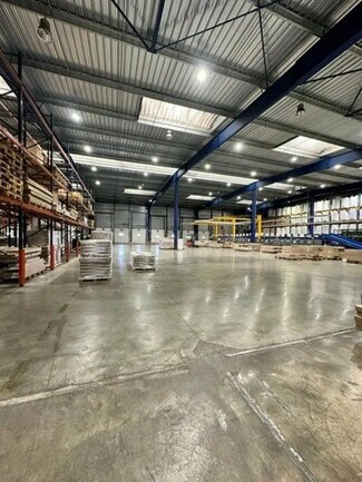 Plus de détails pour Local d'activités à louer