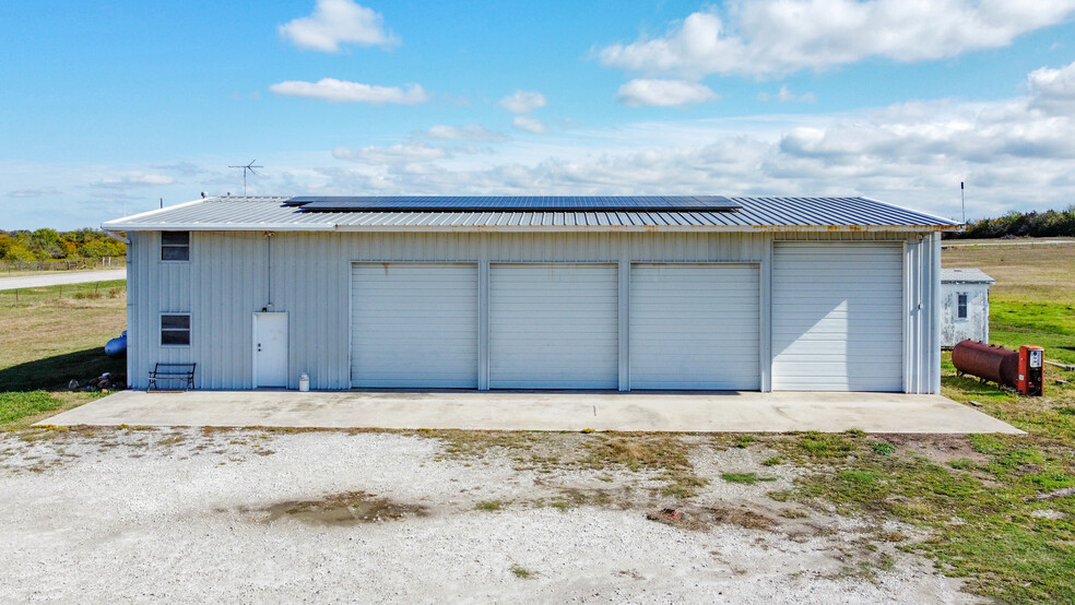 6444 E Lone Oak Rd, Valley View, TX à louer - Photo de l’immeuble – Image 2 sur 16