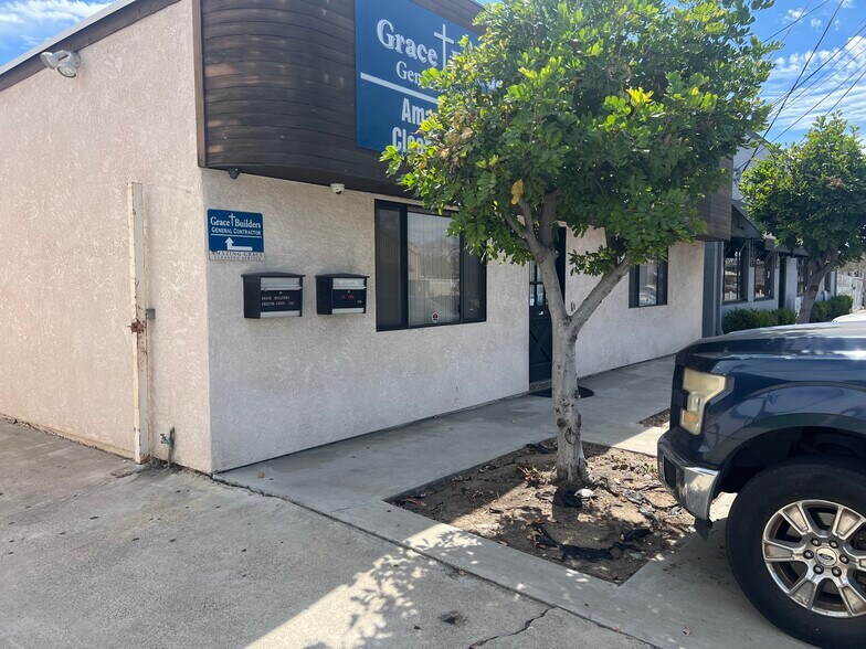 8139 Center St, La Mesa, CA à louer - Photo de l’immeuble – Image 1 sur 16