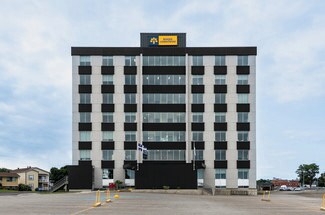 Plus de détails pour 320 Rue Saint-Germain E, Rimouski, QC - Bureau à louer