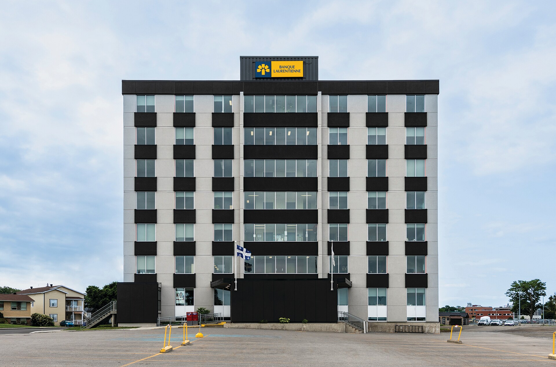320 Rue Saint-Germain E, Rimouski, QC à louer Photo de l’immeuble– Image 1 sur 6