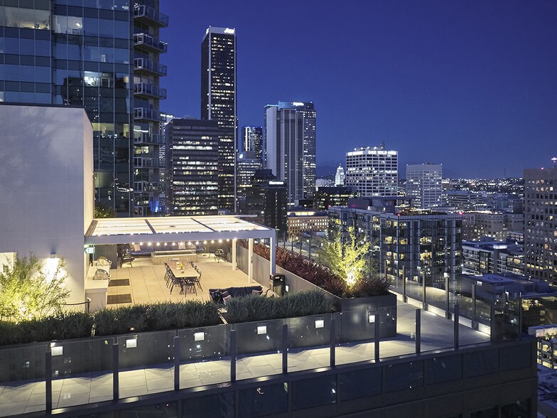 700 W 9th St, Los Angeles, CA à louer - Photo de l’immeuble – Image 3 sur 31