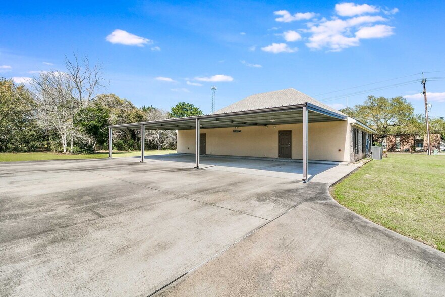 1108 E Dale St, New Iberia, LA à vendre - Photo de l’immeuble – Image 3 sur 15