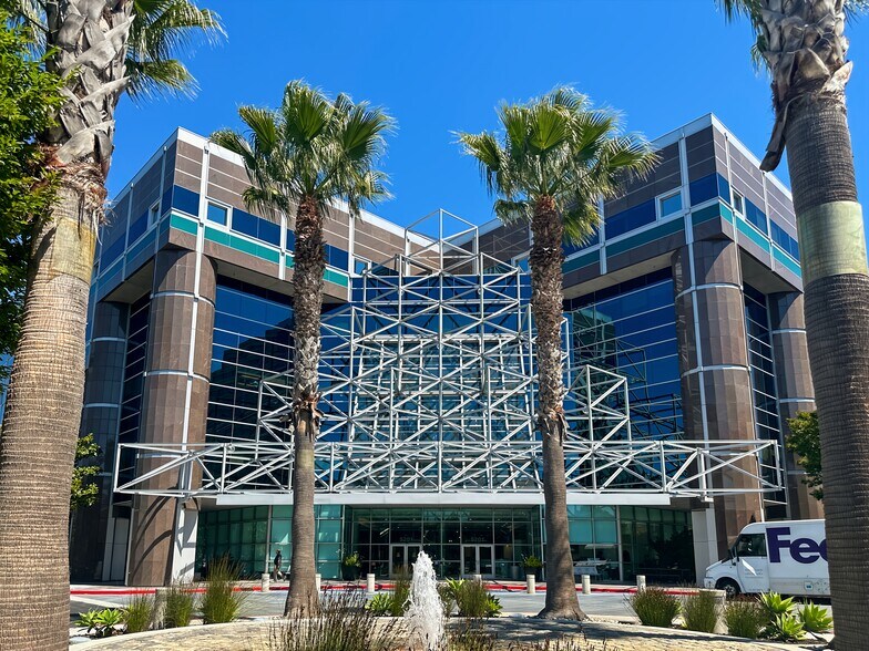 5201 Great America Pkwy, Santa Clara, CA à louer - Photo de l’immeuble – Image 3 sur 9