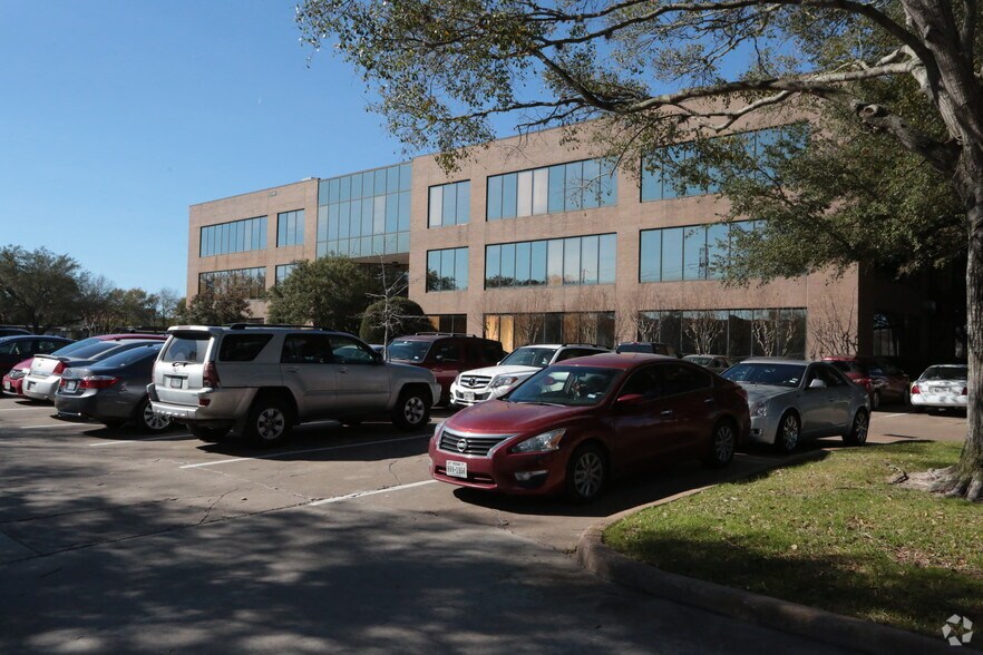 10701 Corporate Dr, Stafford, TX à louer - Photo principale – Image 1 sur 9
