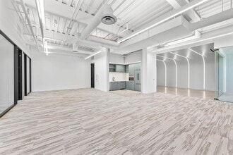 620 Newport Center Dr, Newport Beach, CA à louer Photo intérieure– Image 2 sur 7