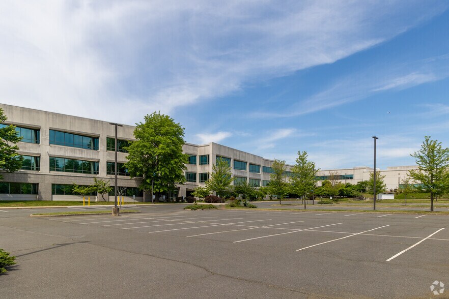 225 Phillips Blvd, Ewing, NJ à louer - Photo principale – Image 1 sur 21