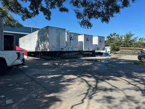 4006 W Crest Ave, Tampa, FL à louer Photo de l’immeuble– Image 1 sur 3