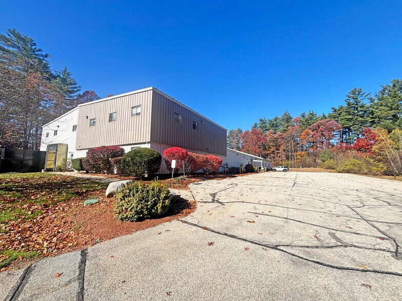 95 Runnells Bridge Rd, Hollis, NH à vendre - Photo de l’immeuble – Image 1 sur 10