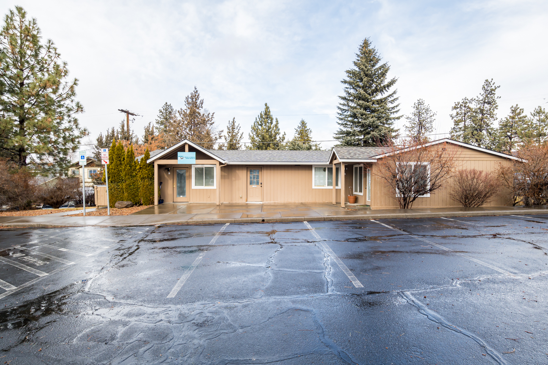 909 SE 2nd St, Bend, OR à louer Photo de l’immeuble– Image 1 sur 16