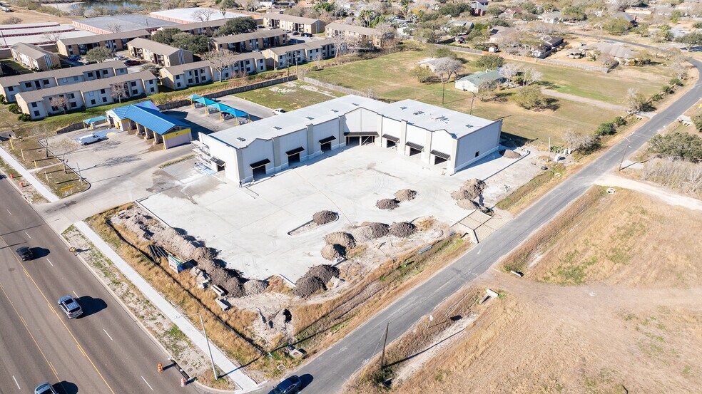 1801 Rodd Field Rd, Corpus Christi, TX à louer - Photo de l’immeuble – Image 1 sur 5