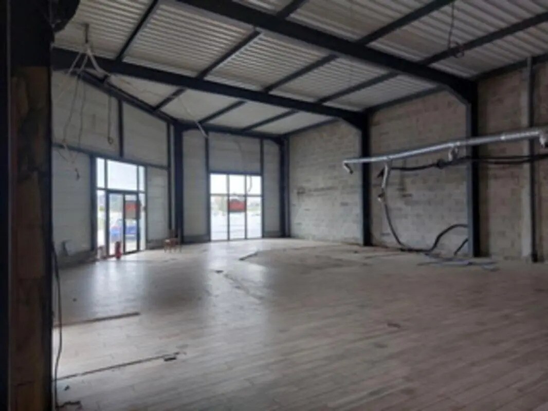 Local commercial dans Salaise-sur-Sanne à vendre Photo de l’immeuble– Image 1 sur 7