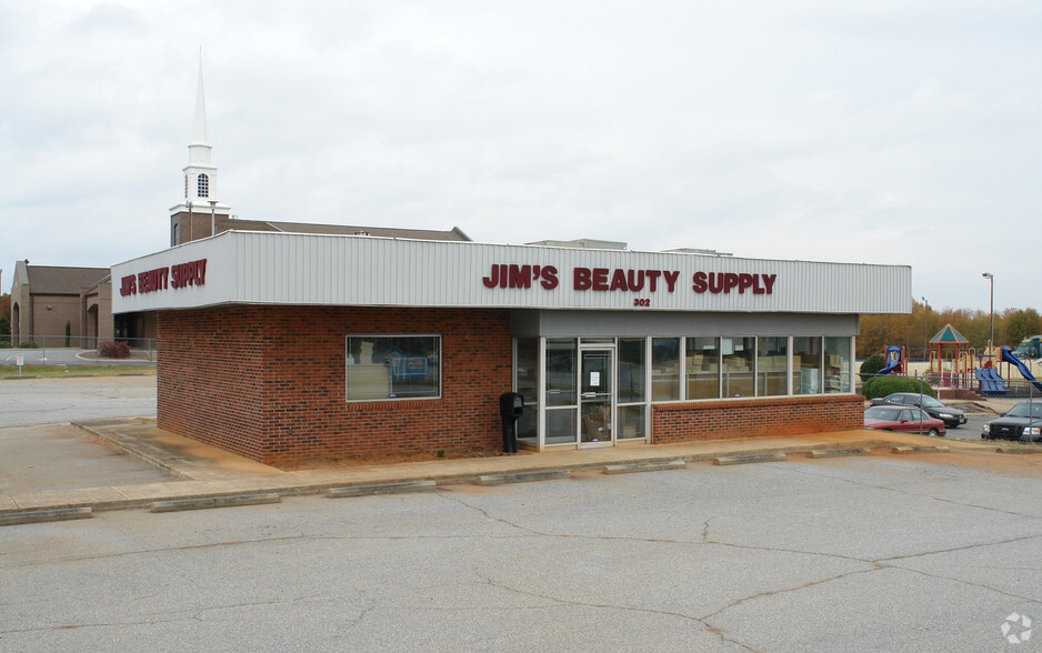 302 Pearman Dairy Rd, Anderson, SC à vendre - Photo principale – Image 1 sur 2
