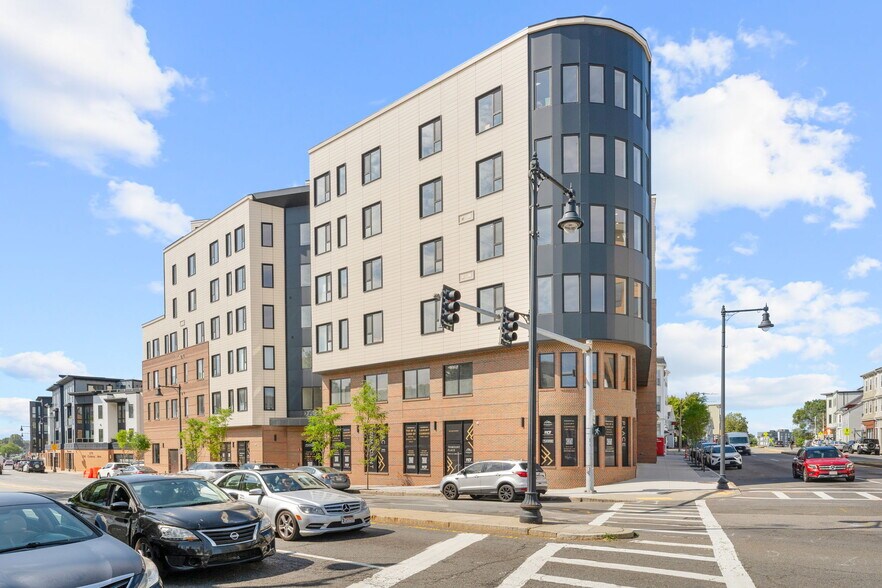 267 Old Colony Ave, South Boston, MA à vendre - Photo de l’immeuble – Image 2 sur 13