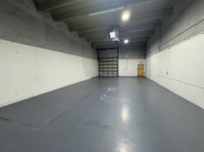 8001 W 26th Ave, Hialeah, FL à louer Photo intérieure– Image 2 sur 9