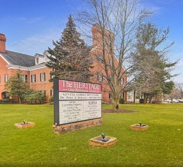1 Rossmoor Dr, Monroe Township, NJ à louer - Photo de l’immeuble – Image 3 sur 21