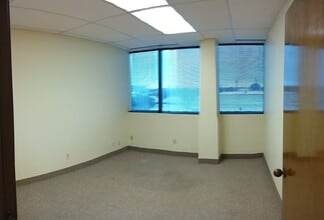 2000 N Central Expy, Plano, TX à louer Photo intérieure– Image 2 sur 3