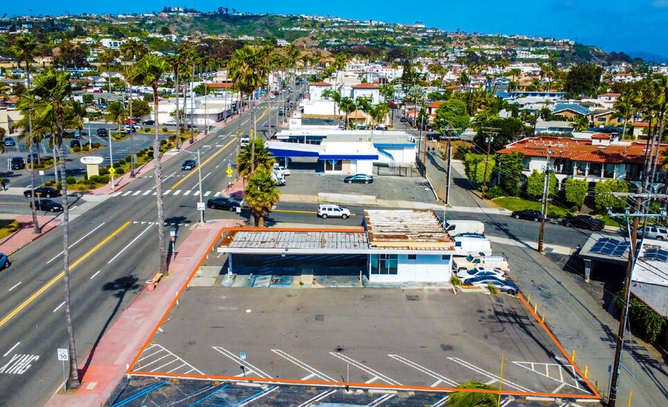 902 N El Camino Real, San Clemente, CA à louer - Photo de l’immeuble – Image 3 sur 7
