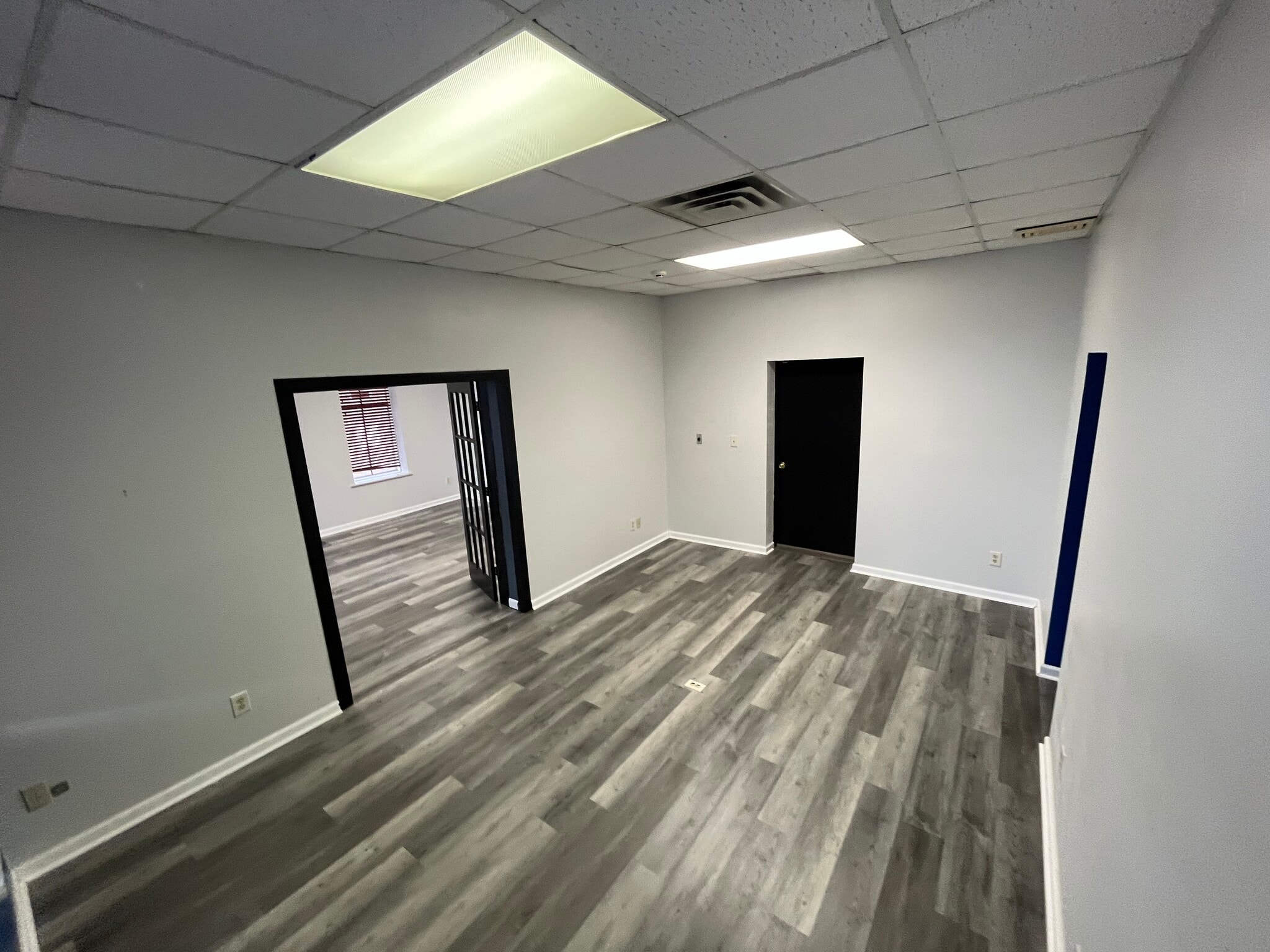 201 W Main St, Plainfield, IN à louer Photo intérieure– Image 1 sur 2