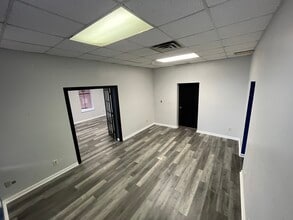 201 W Main St, Plainfield, IN à louer Photo intérieure– Image 1 sur 2