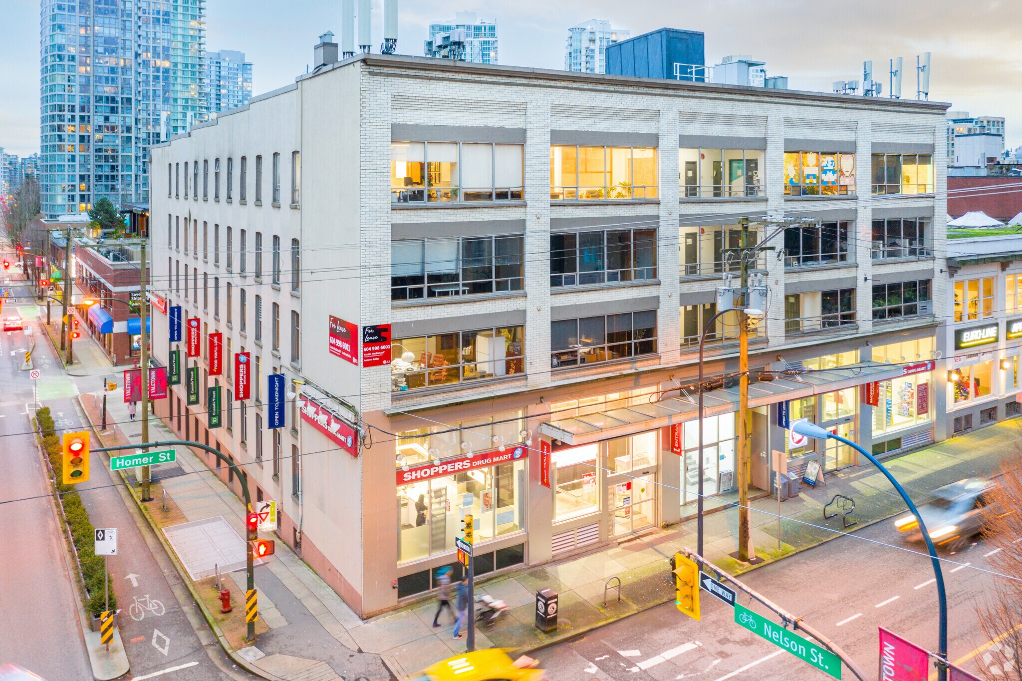 1008 Homer St, Vancouver, BC à louer Photo de l’immeuble– Image 1 sur 7