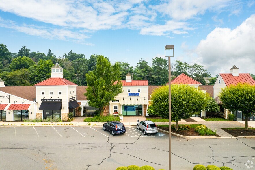 333-345 W Main St, Leola, PA à vendre - Photo de l’immeuble – Image 2 sur 6