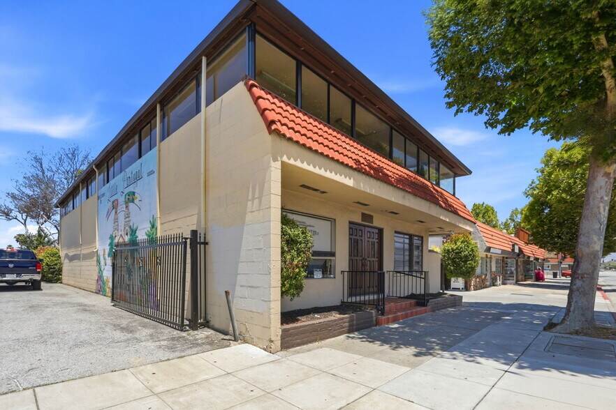 1565 Alum Rock Ave, San Jose, CA à vendre - Photo de l’immeuble – Image 3 sur 19