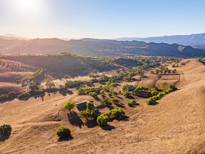 1959 Rambling Oaks Rd, Santa Ynez, CA à vendre - Aérien – Image 2 sur 41