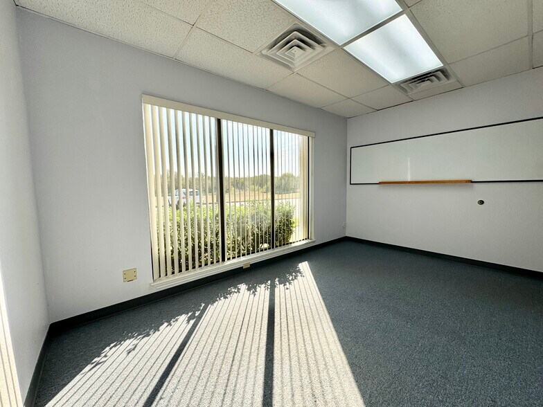 6825 Manhattan Blvd, Fort Worth, TX à louer - Photo intérieure – Image 3 sur 12