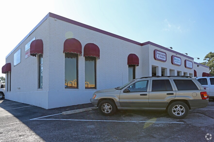 204-208 E Nakoma St, San Antonio, TX à louer - Photo principale – Image 1 sur 9