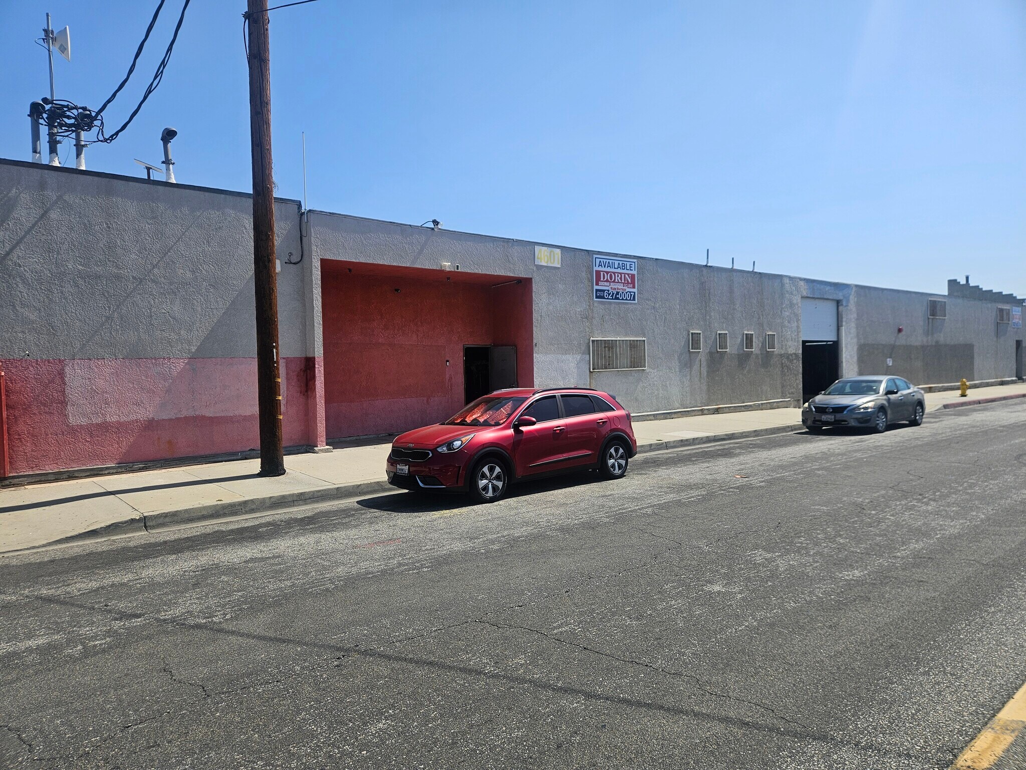 4601 E 50th St, Los Angeles, CA à louer Photo de l’immeuble– Image 1 sur 9