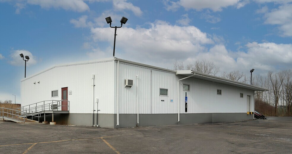 1166 Taylor St, Elyria, OH à louer - Photo de l’immeuble – Image 1 sur 3