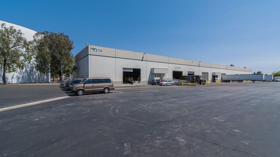 700-710 Union St, Montebello, CA à louer - Photo de l’immeuble – Image 3 sur 8
