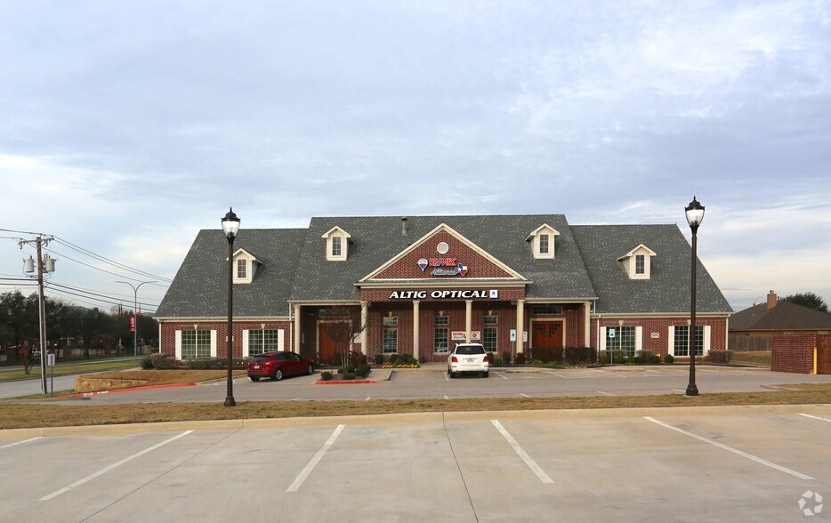 3451 Western Center Blvd, Fort Worth, TX à louer - Photo de l’immeuble – Image 2 sur 3