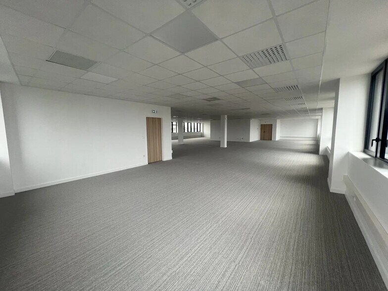 Bureau dans Angers à louer - Photo de l’immeuble – Image 2 sur 6