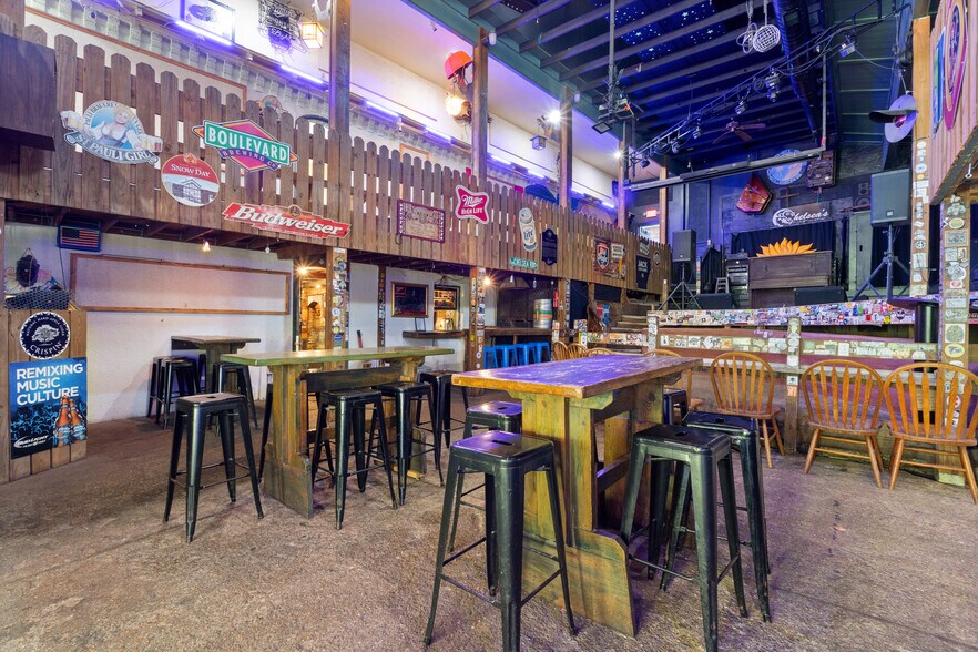 10 Mountain St, Eureka Springs, AR à louer - Photo de l’immeuble – Image 3 sur 31