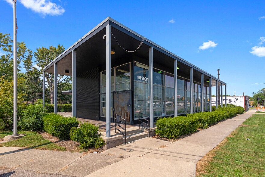 18901 Kelly Rd, Detroit, MI à vendre - Photo de l’immeuble – Image 2 sur 19